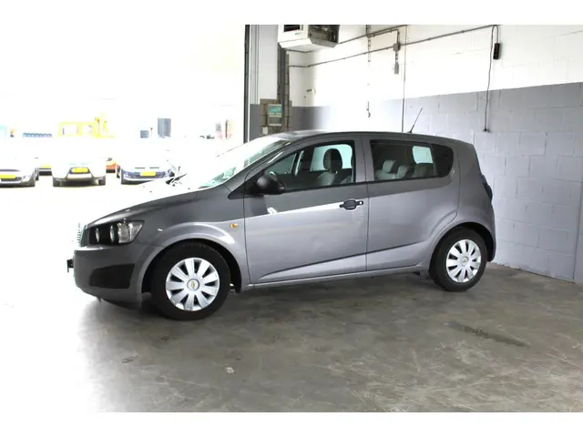 Chevrolet Aveo 1.2 LS 2012 Benzine 3