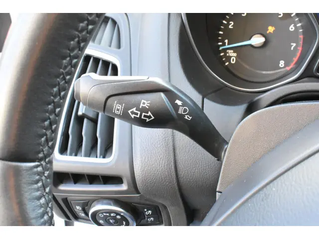 Ford Focus 1.5 Titanium Edition 2015 Benzine 26