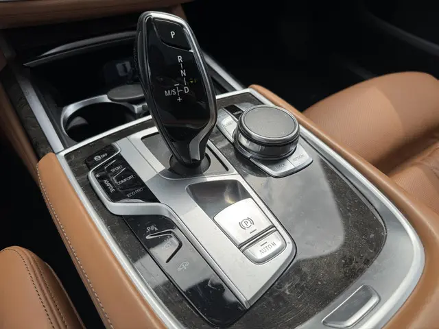 BMW 7 Serie 750d xDrive High Executive 2017 Diesel 18