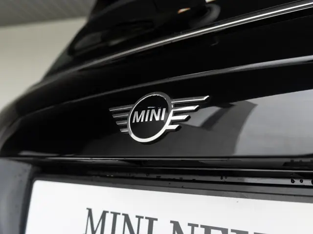 MINI 3-Deurs Cooper 2021 Benzine 17