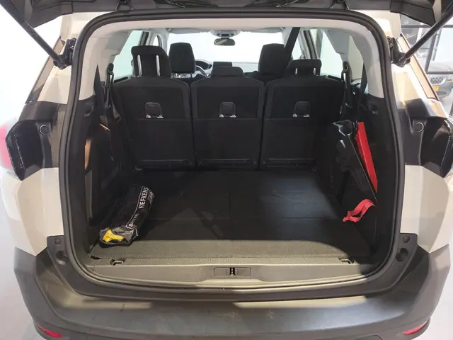 Peugeot 5008 1.2 PureTech Active 2020 Benzine 22