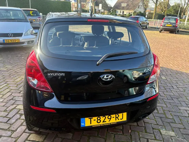 Hyundai i20 1.2 HP i-Motion Airco 2015 Benzine 4