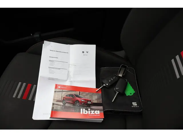 SEAT Ibiza 1.0 TSI FR Business Intense 2021 Benzine 25