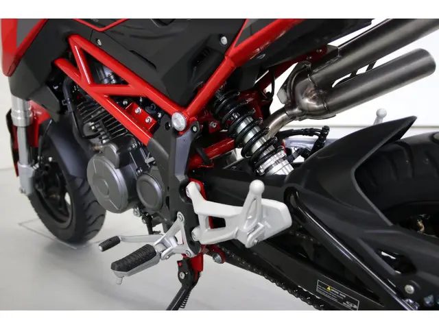 Benelli Tornado Tour Naked T 125 409KM! 2022 Benzine 9