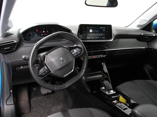 Peugeot e-208 2