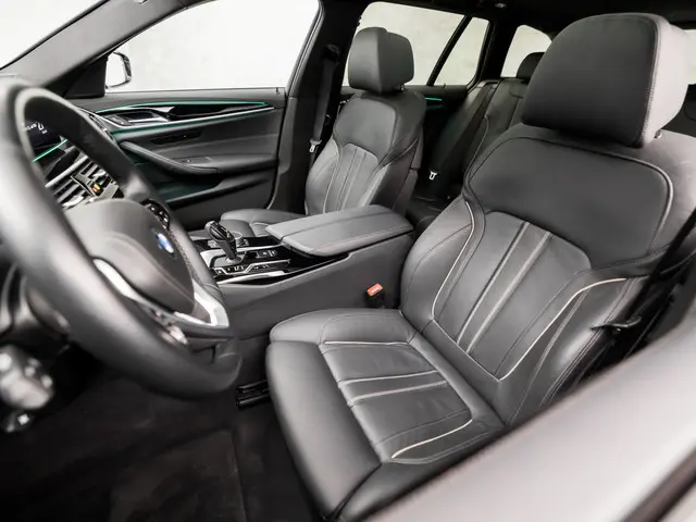 BMW 5 Serie Touring 530i xDrive M Sport 2023 Benzine 16