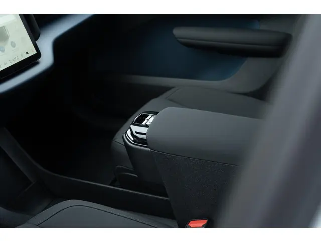 Volvo EX30 Extended Range Plus 69 kWh 2024 Elektrisch 9
