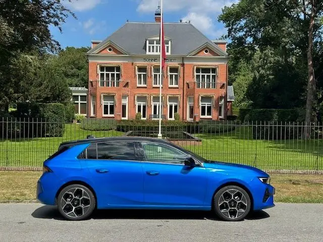 Opel Astra 2