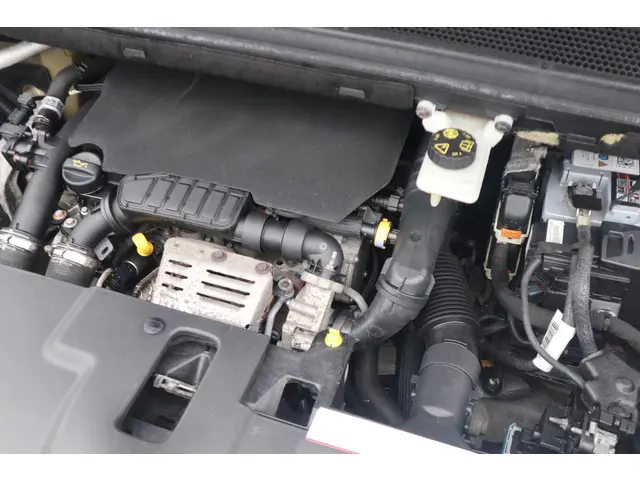 Citroën C4 Picasso 1.2 PureTech Intensive 2016 Benzine 32