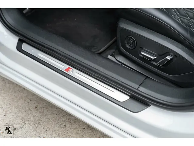 Audi A6 Avant 45 TFSI | 2019 Quattro | S-line 2019 Benzine 29