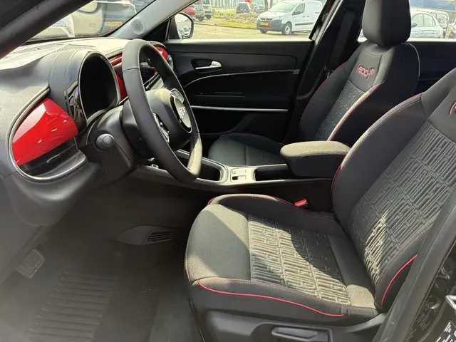 Fiat 600 600e RED 54 kWh 2025 Elektrisch 39