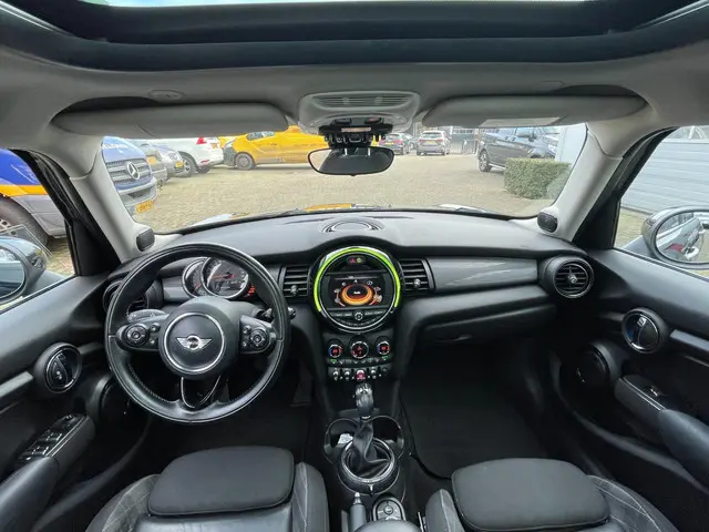 MINI Cooper Mini 1.5 Chili Serious Business 2015 Benzine 8