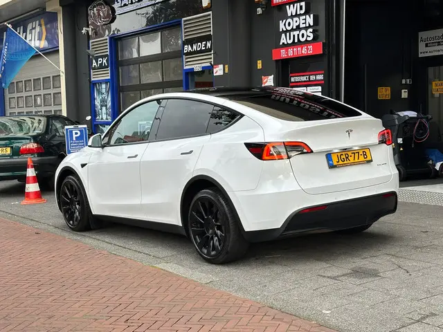 Tesla Model Y Long Range AWD 75 kWh 2022 Elektrisch 2
