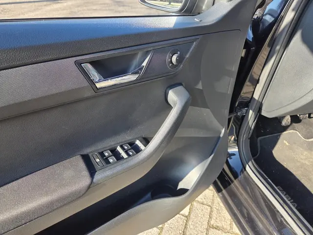 Škoda Fabia 1.0 Climate Ontrol Cruise Pdc 2021 Benzine 17