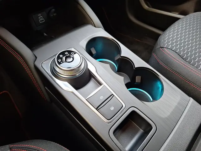 Ford Kuga 2.5 PHEV ST-Line 2025 Hybride Benzine 14