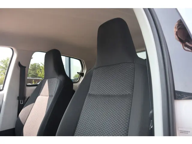 SEAT Mii 1.0 Sport Dynamic 2015 Benzine 28