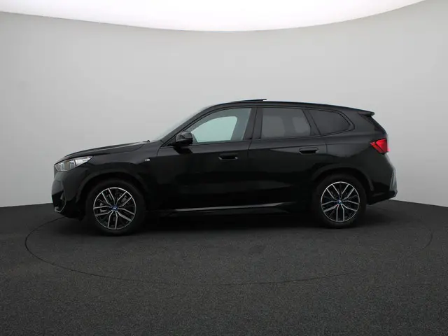BMW iX1 xDrive30 2024 Elektrisch 4