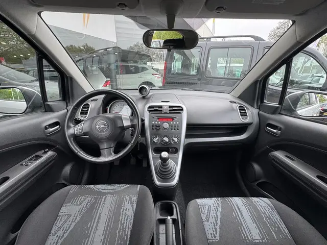 Opel Agila 1.0 Silver Edition 2012 Benzine 4