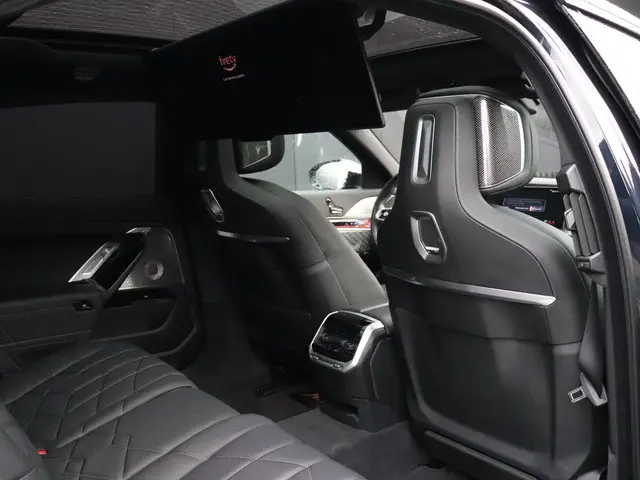 BMW i7 xDrive60 106 kWh 2024 Elektrisch 18