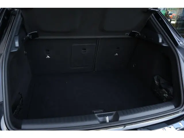 Mercedes-Benz GLA AMG 45 4MATIC 2018 Benzine 37