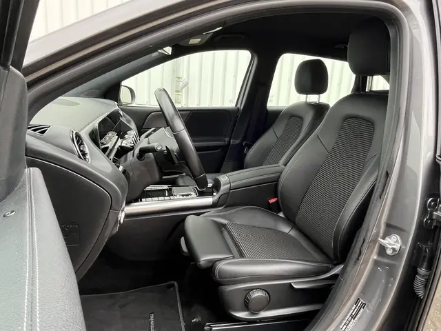 Mercedes-Benz B-Klasse 180 Launch Edition 2020 Benzine 14