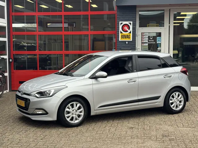 Hyundai i20 1.0 T-GDI Go! 2016 2017 Benzine 5