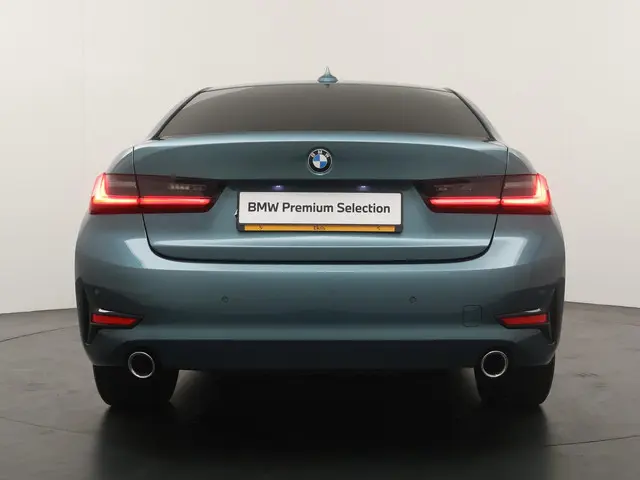 BMW 3 Serie 318i Executive Edition 2020 Benzine 9