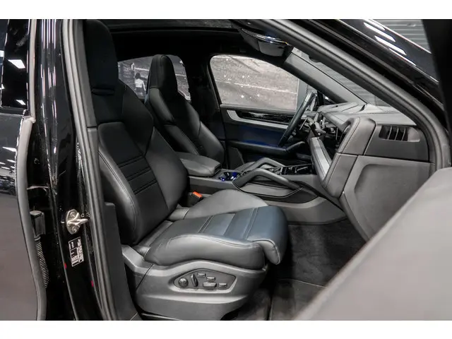 Porsche Cayenne Coupé 3.0 E-Hybrid 2024 Hybride Benzine 4
