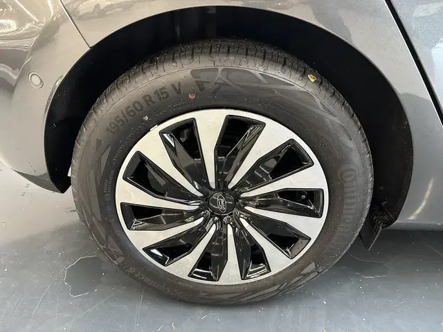 Ford Fiesta 1.0 EcoBoost Hybrid Titanium 2023 Benzine 16