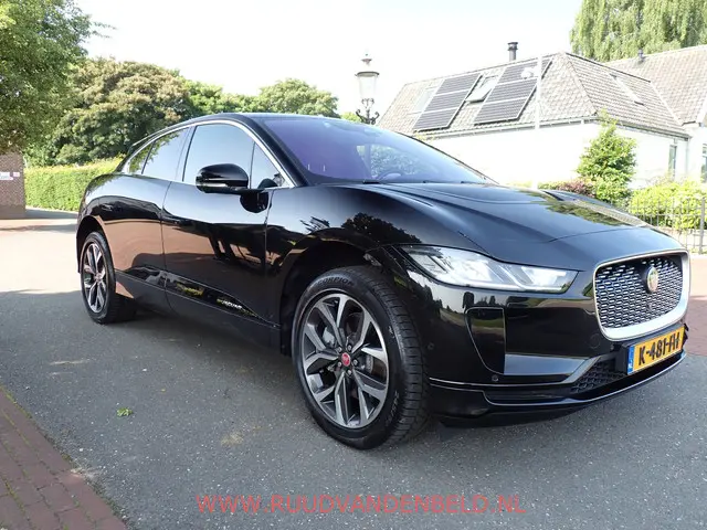 Jaguar I-PACE 3