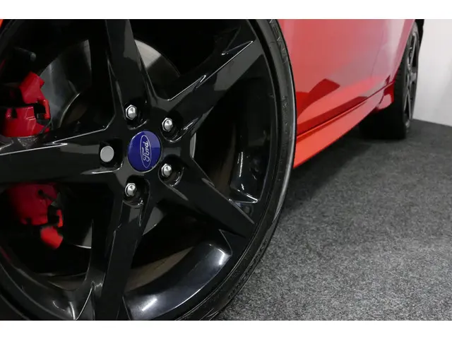 Ford Focus 1.5 Red Edition 2016 Benzine 27