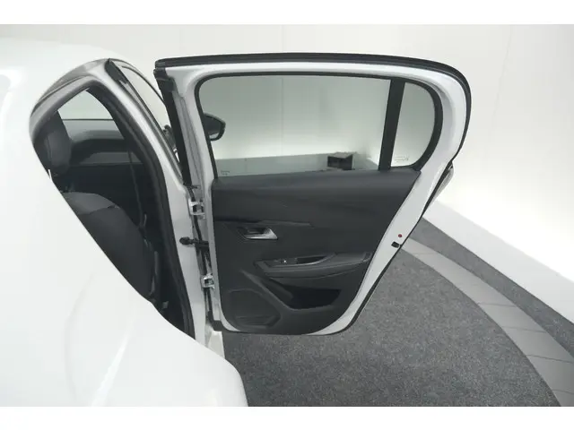 Peugeot 208 PureTech 100 EAT8 Allure Pack 2022 Benzine 61