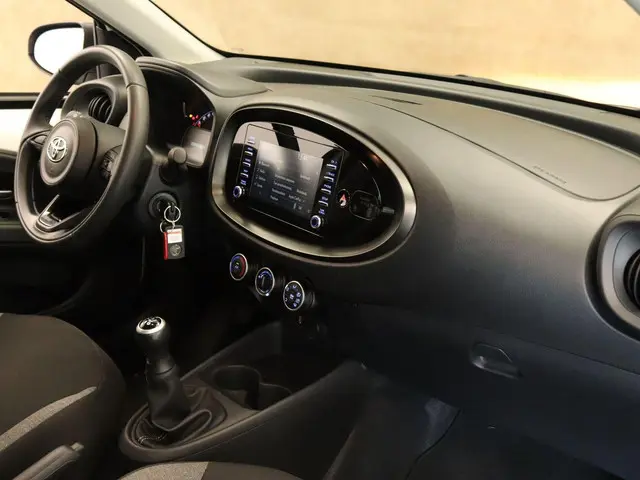 Toyota Aygo X 1.0 VVT-i MT Play 2023 Benzine 19