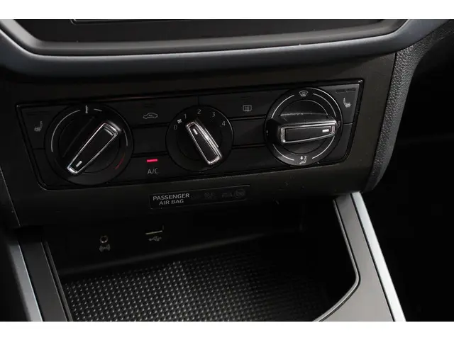 SEAT Arona 1.0 TSI Style 2020 Benzine 13
