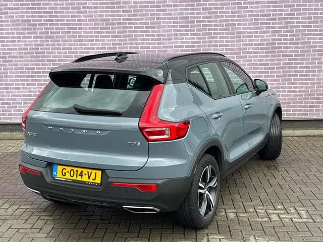 Volvo XC40 3