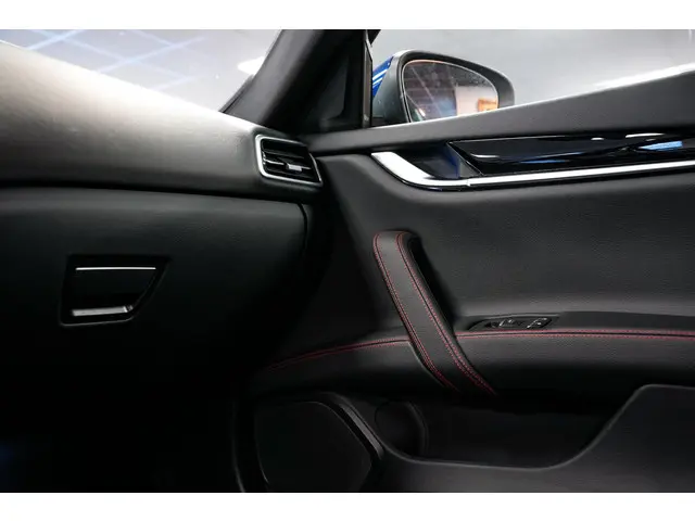 Maserati Ghibli 3.0 V6 S Q4 Ribelle 2021 Benzine 28