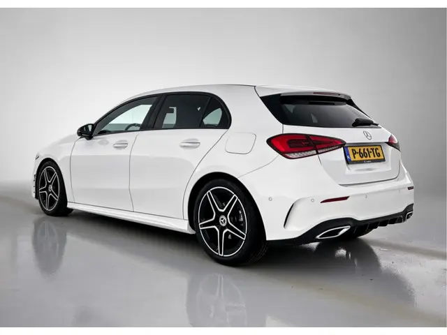 Mercedes-Benz A-Klasse 180 Premium Plus 2021 Benzine 17