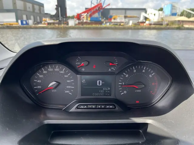 Peugeot Partner bestel 1.5 BlueHDI Asphalt 2019 Diesel 29