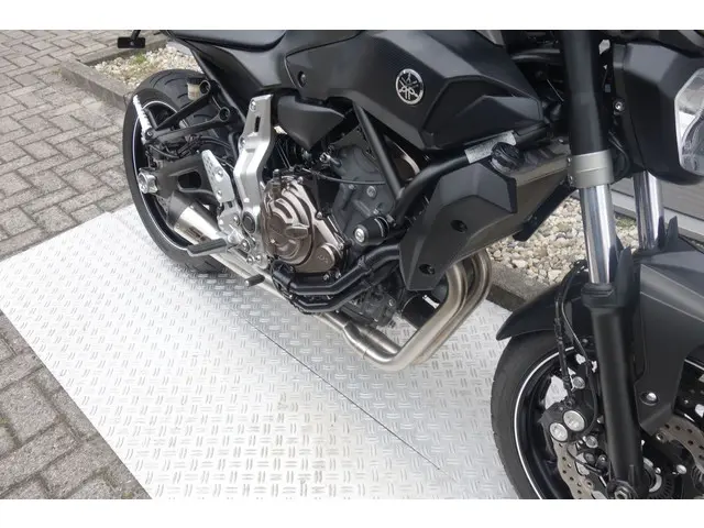 Yamaha MT 07 ABS 2015 Benzine 8