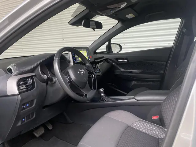 Toyota C-HR 1.8 Hybrid Business 2022 Hybride Benzine 8
