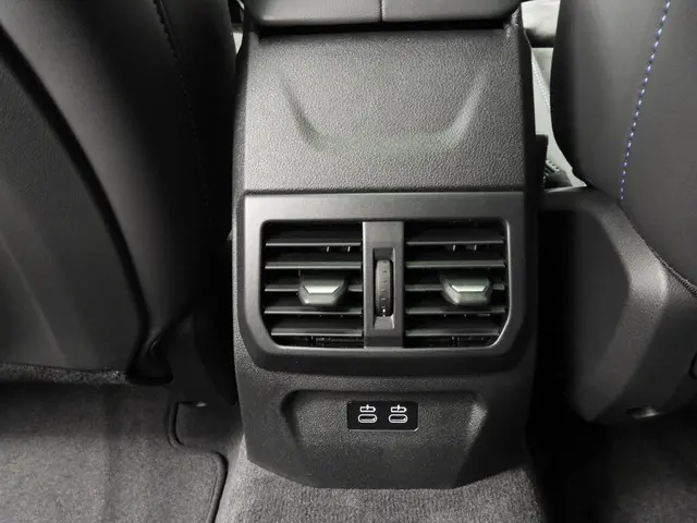 BMW 1 Serie 120 2024 Benzine 18