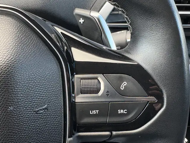 Peugeot 3008 1.6 PureTech Allure Automaat 2018 Benzine 19