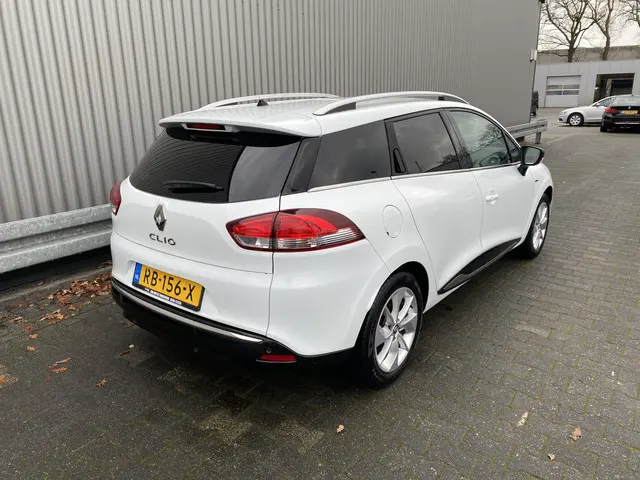 Renault Clio Estate 0.9 TCe Limited 2017 Benzine 2