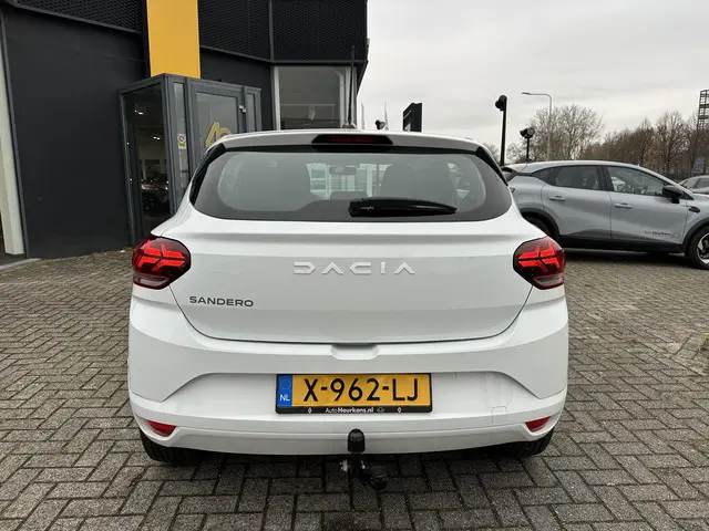 Dacia Sandero 1.0 TCe 100 ECO-G Essential 2023 Benzine 29