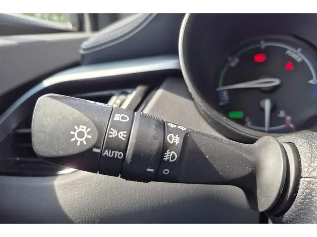 Toyota C-HR 1.8 Hybrid Dynamic 2021 Hybride Benzine 24