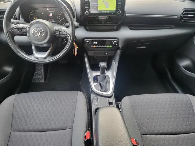 Toyota Yaris 1.5 Hybrid Active 2022 Hybride Benzine 7
