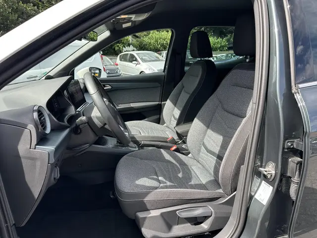 SEAT Arona 1.0 TSI Automaat Xperience 2022 Benzine 12