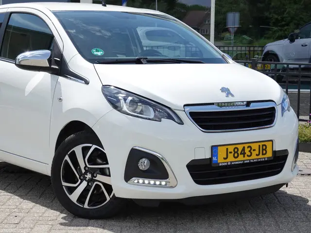 Peugeot 108 1.0 e-VTi Allure 2020 Benzine 10