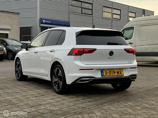 Volkswagen Golf 1.5 eTSI 2022 Benzine 3