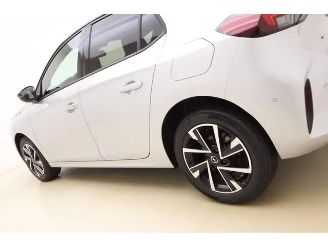 Opel Corsa 1.2 Turbo 100pk GS 2025 Benzine 19